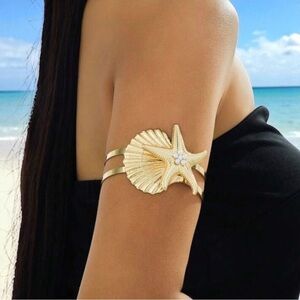 ✨ Gold-Tone Starfish & Seashell Arm Cuff Bracelet✨